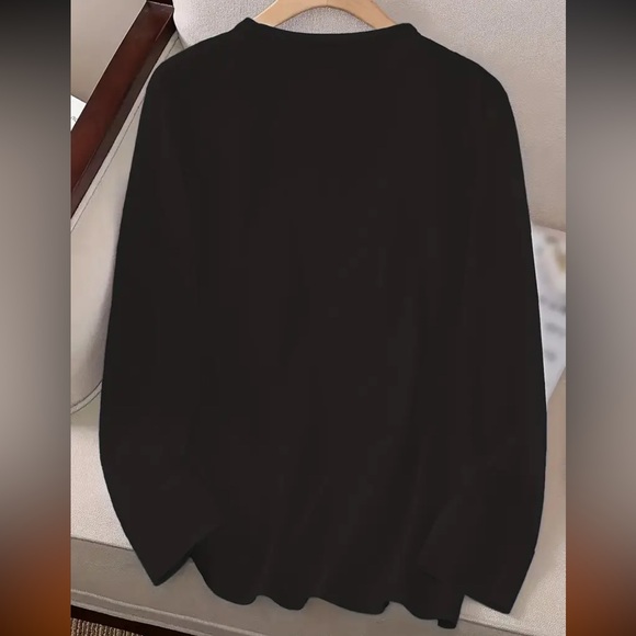 🏈Vibrant Halloween Print Long Sleeve Crew Neck T-Shirt Soft - Picture 2 of 8